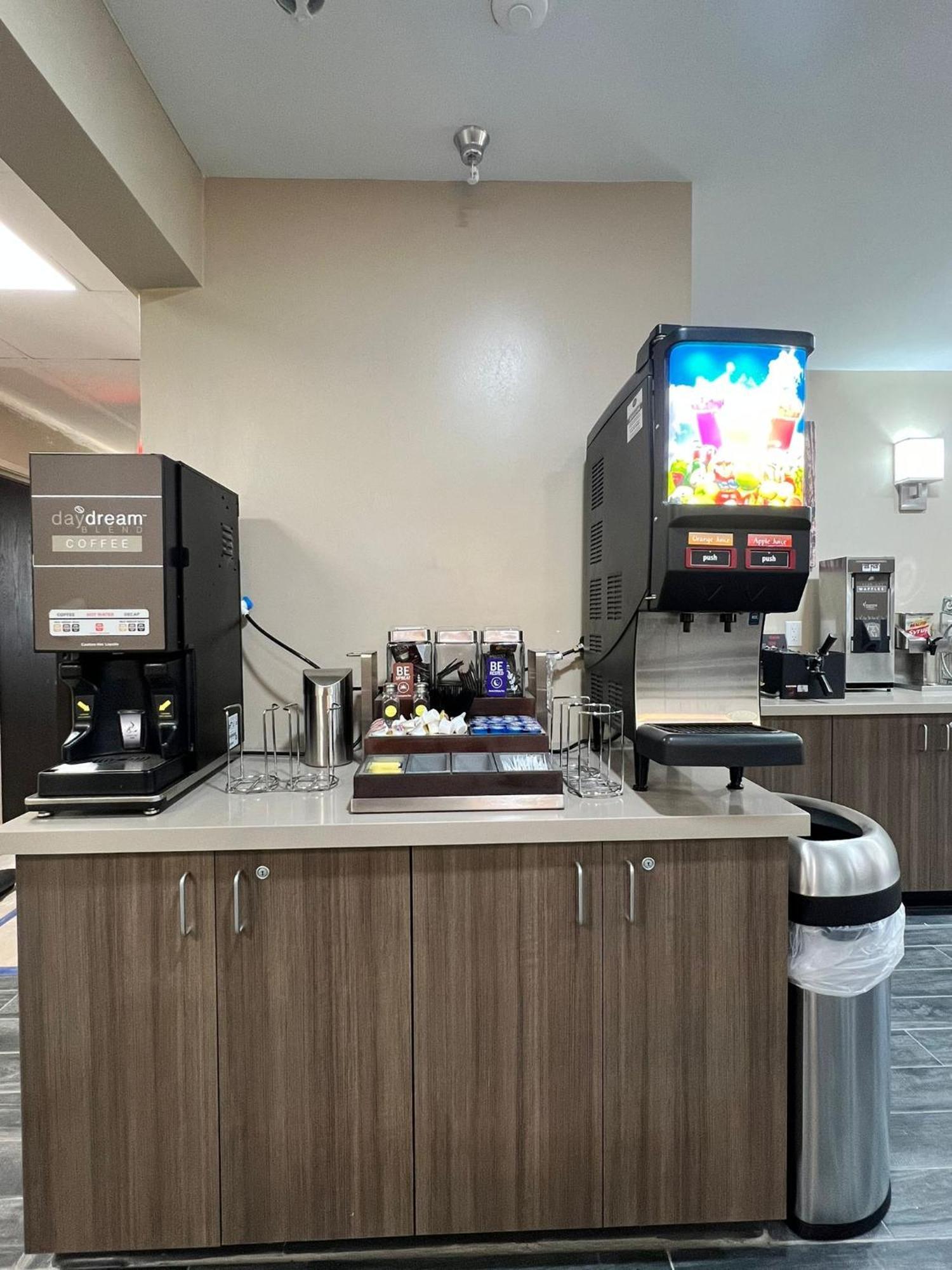 Sleep Inn & Suites Salina I-135 Εξωτερικό φωτογραφία