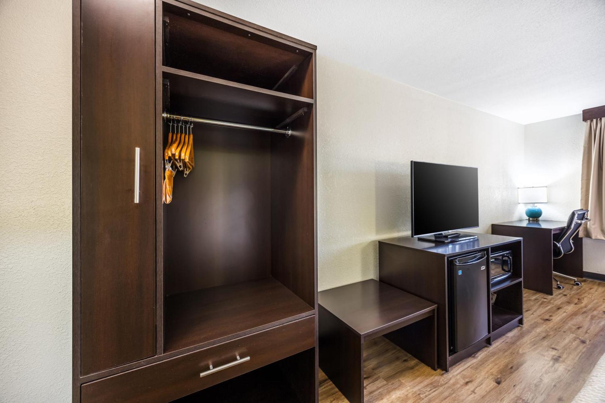 Sleep Inn & Suites Salina I-135 Εξωτερικό φωτογραφία