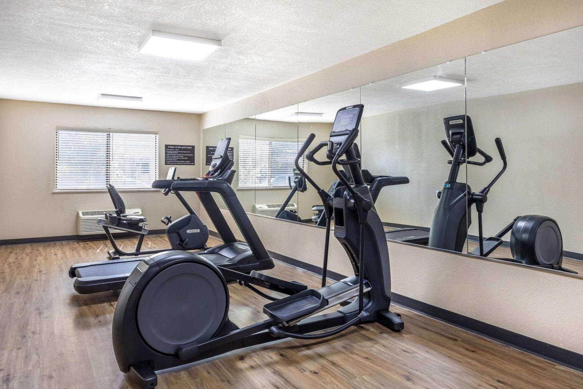 Sleep Inn & Suites Salina I-135 Εξωτερικό φωτογραφία